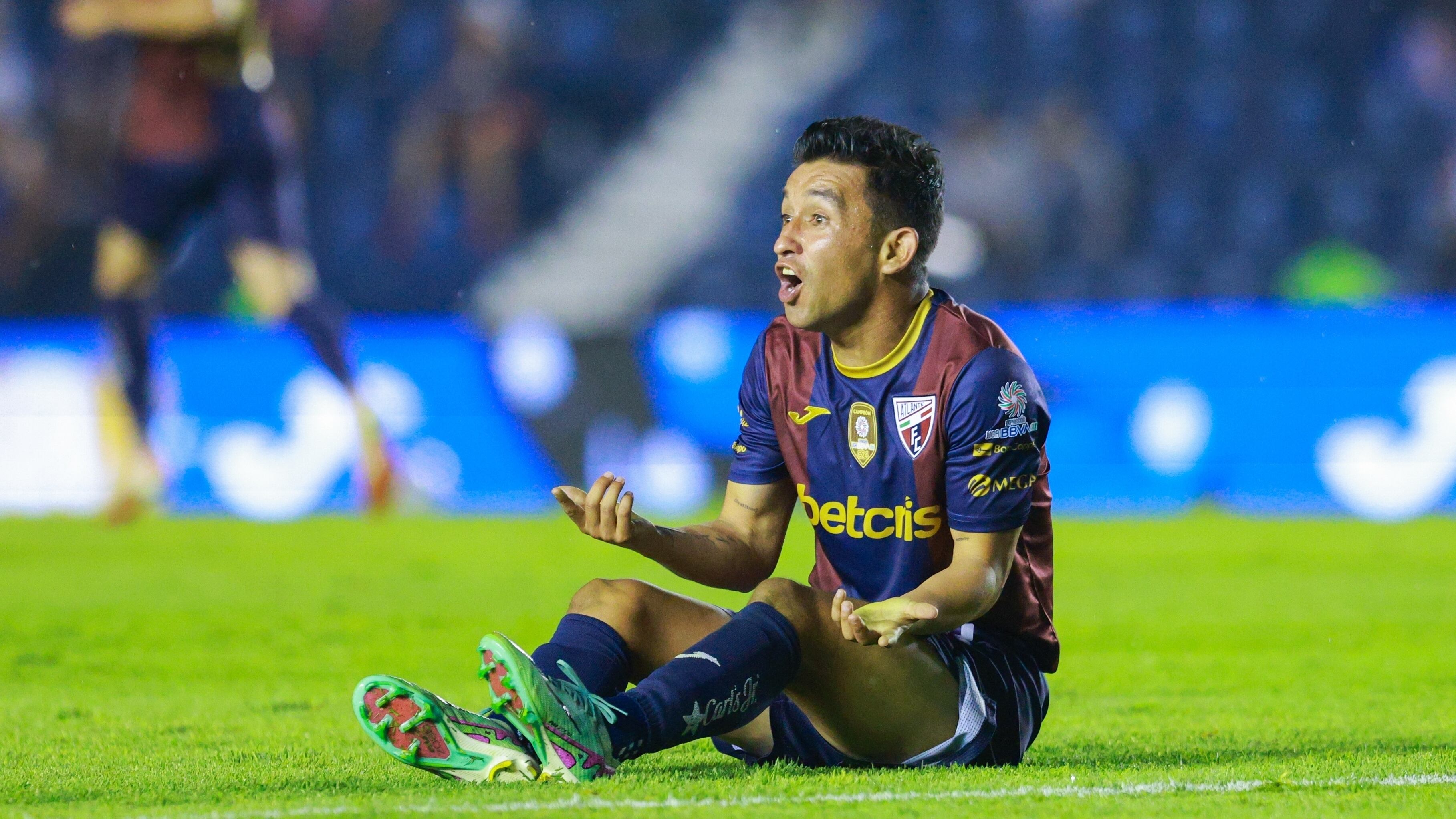 ¿Quién es el Hobbit Bermúdez? El futbolista que se retiraría por una entrada de cárcel