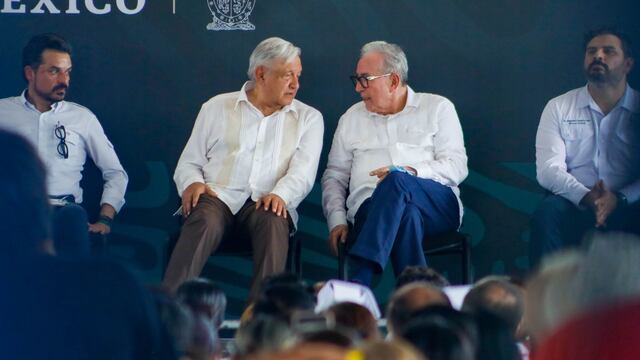 El presidente Andrés Manuel López Obrador brinda su respaldo al gobernador Rubén Rocha Moya