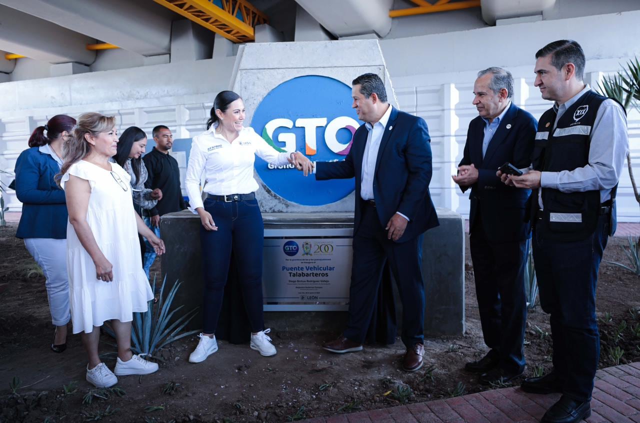 Diego Sinhue inaugura Puente Vehicular Talabarteros