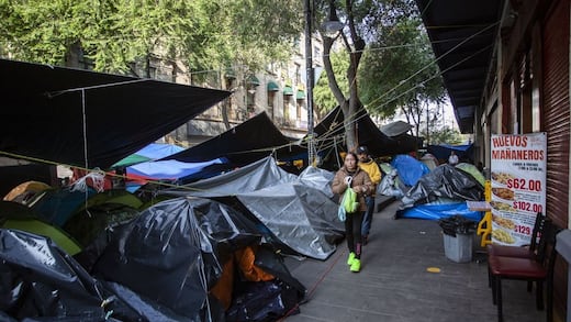 Plantón de la CNTE costaría 40 millones de pesos diarios al Centro Histórico