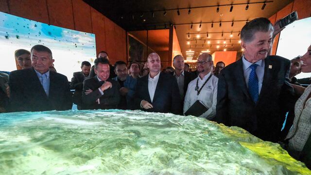 Enrique Alfaro y consejo regulador del tequila inauguran “experiencia que sabe a México”