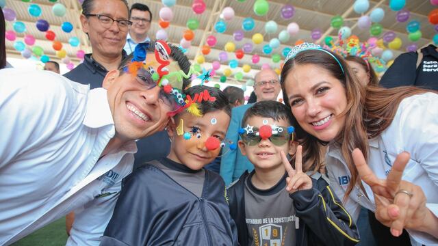 Libia Dennise García Muñoz Ledo celebra el Día del Niño