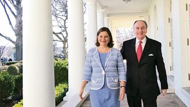 Las opiniones son de él, no de su esposa, la embajadora en Estados Unidos, Martha Bárcena. ¿Es tan difícil de entender?