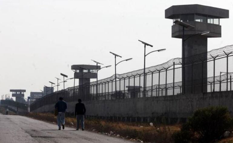 De acuerdo al especialista, esta medida representaría un peligro para el sistema de justicia penal en México ya que existiría sobre población en las cárceles, además de que se dejarían de perseguir delitos graves.