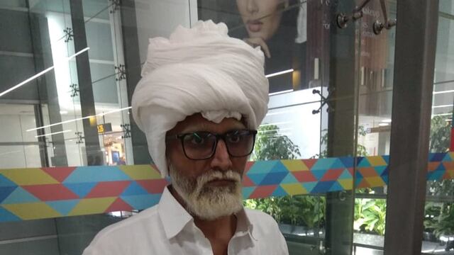 Jayesh Patel disfraz de anciano