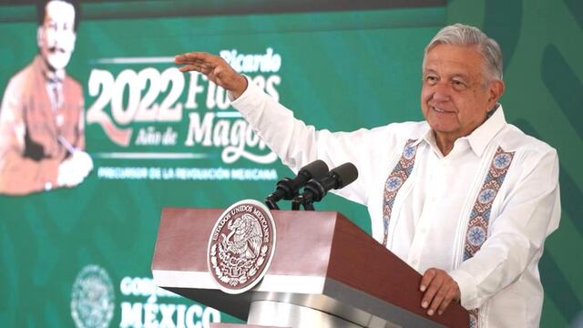 AMLO defiende a Claudia Sheinbaum del INE