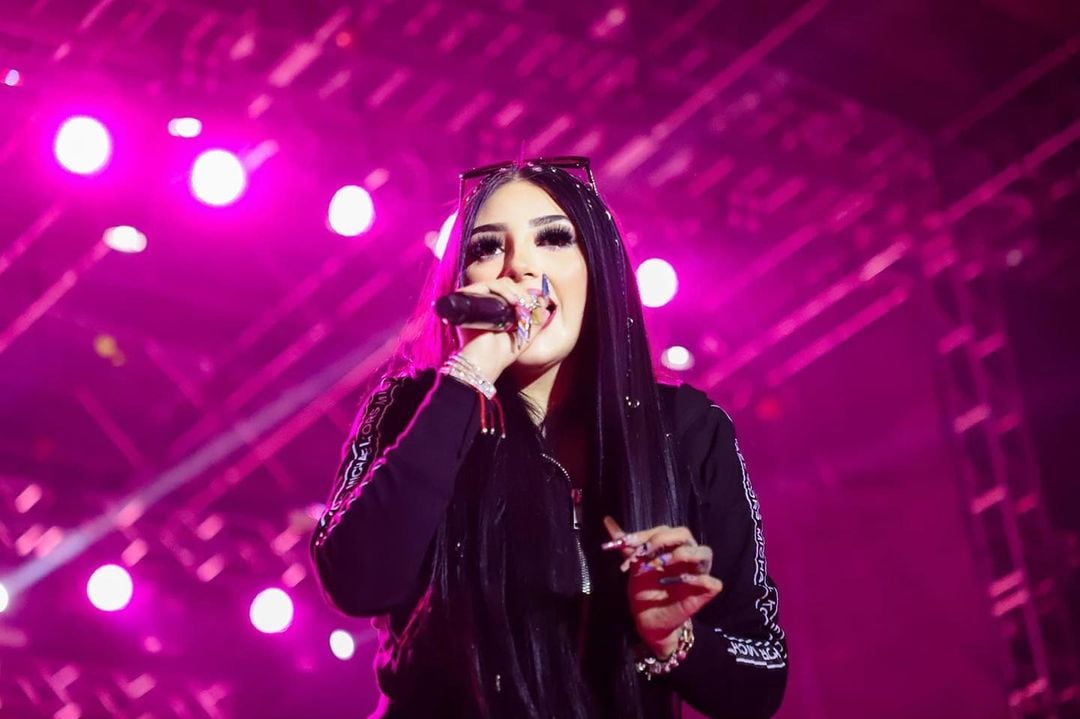 Usuarios encuentran canción idéntica a "Gatita" de Bellakath