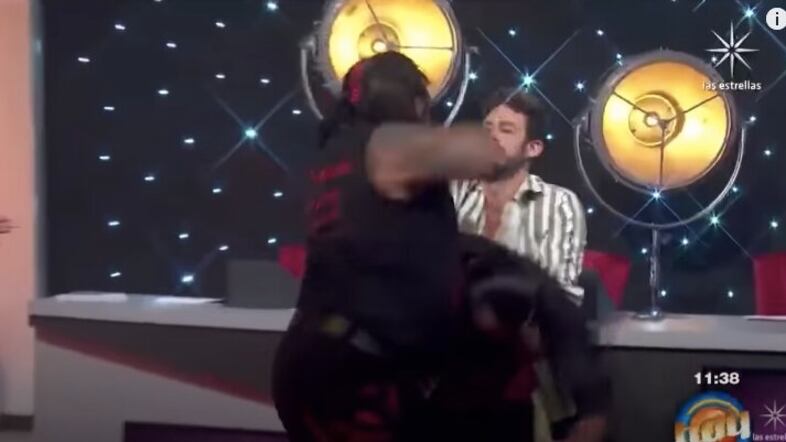 Pirata Morgan golpea a Lambda García en Hoy