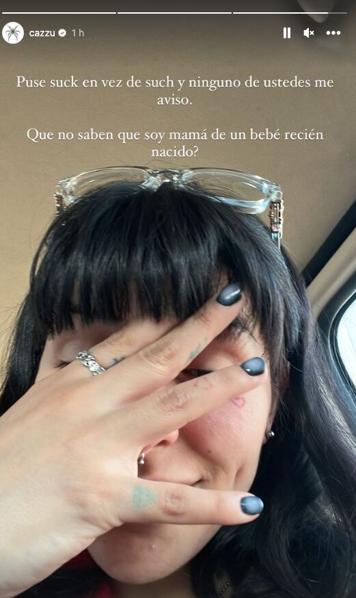 Cazzu cometió un error con una grosería y pone de pretexto la maternidad