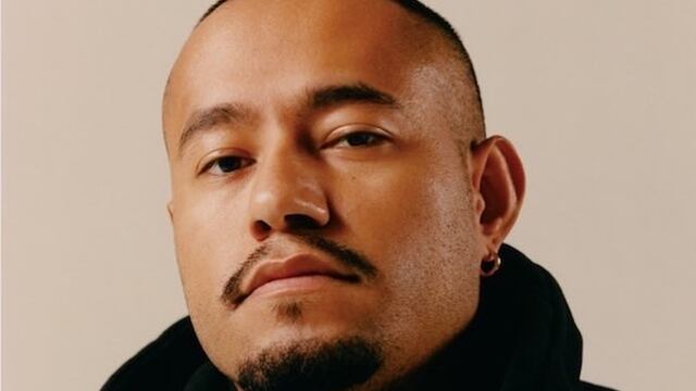 Víctor Barragán, diseñador mexicano que tuvo desfile de moda en el AIFA