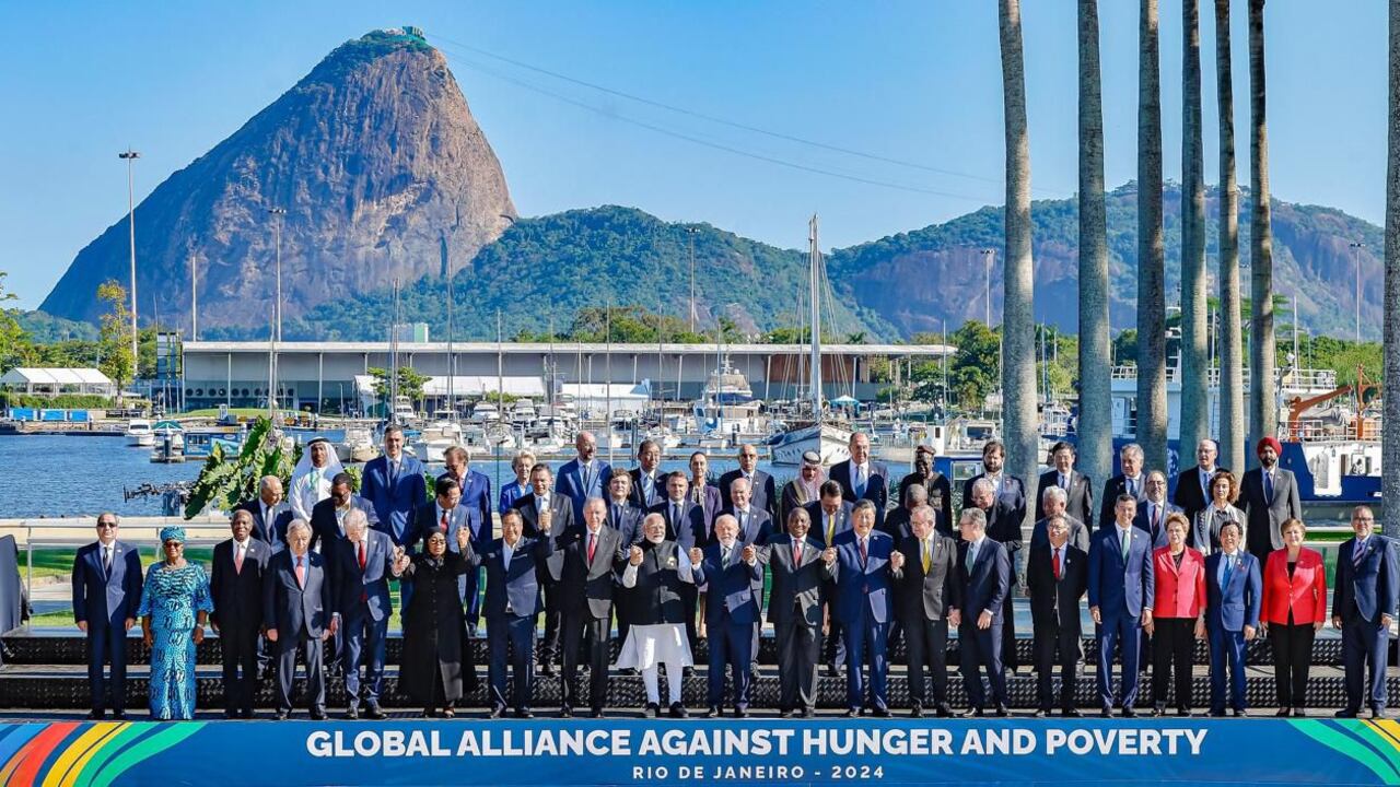 Claudia Sheinbaum en el G20 de Brasil en vivo: Compromiso con Joe Biden en migración y seguridad; encuentro con Emmanuel Macron y Xi Jinping; foto oficial; plan de reforestación y más