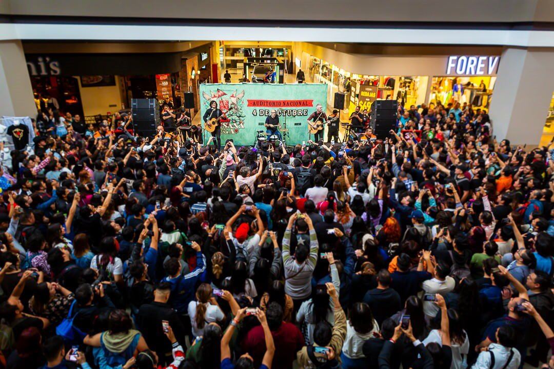 VIDEO: La Gusana Ciega da concierto gratis en Fórum Buenavista