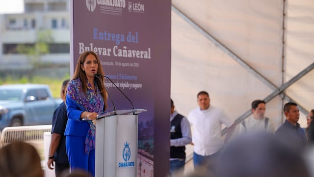 Libia Dennise García entrega el Bulevar Cañaveral para agilizar el tráfico en León.