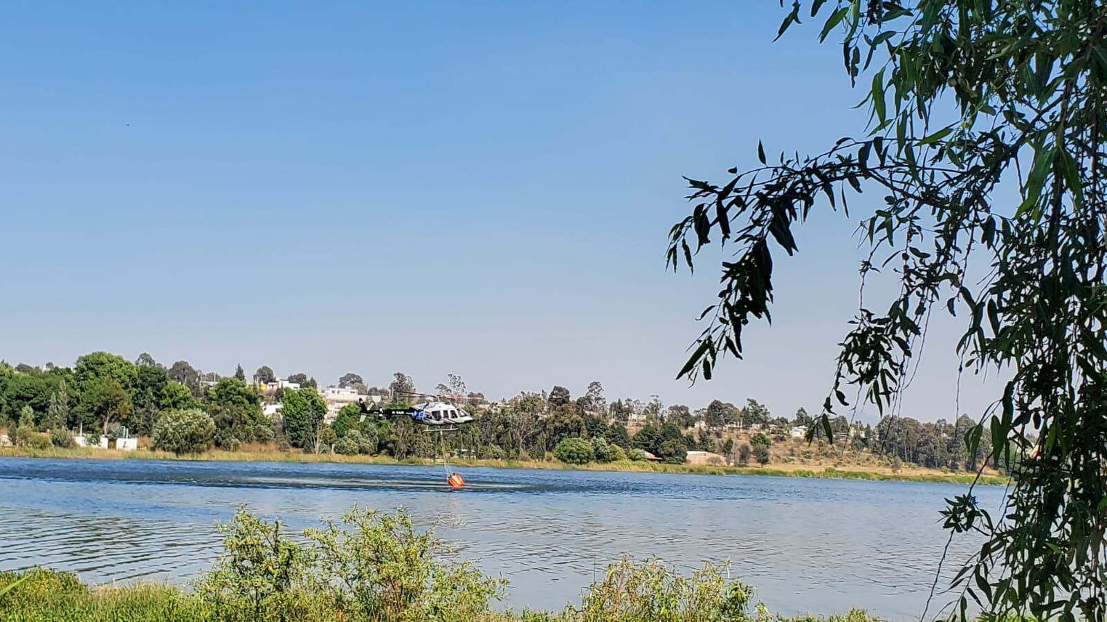 SSC apoya con helicóptero Malinche para sofocar incendios en Tlaxcala