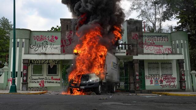 Estudiantes de diversas Escuelas Rurales protestaron a las afueras del Campo Militar 1