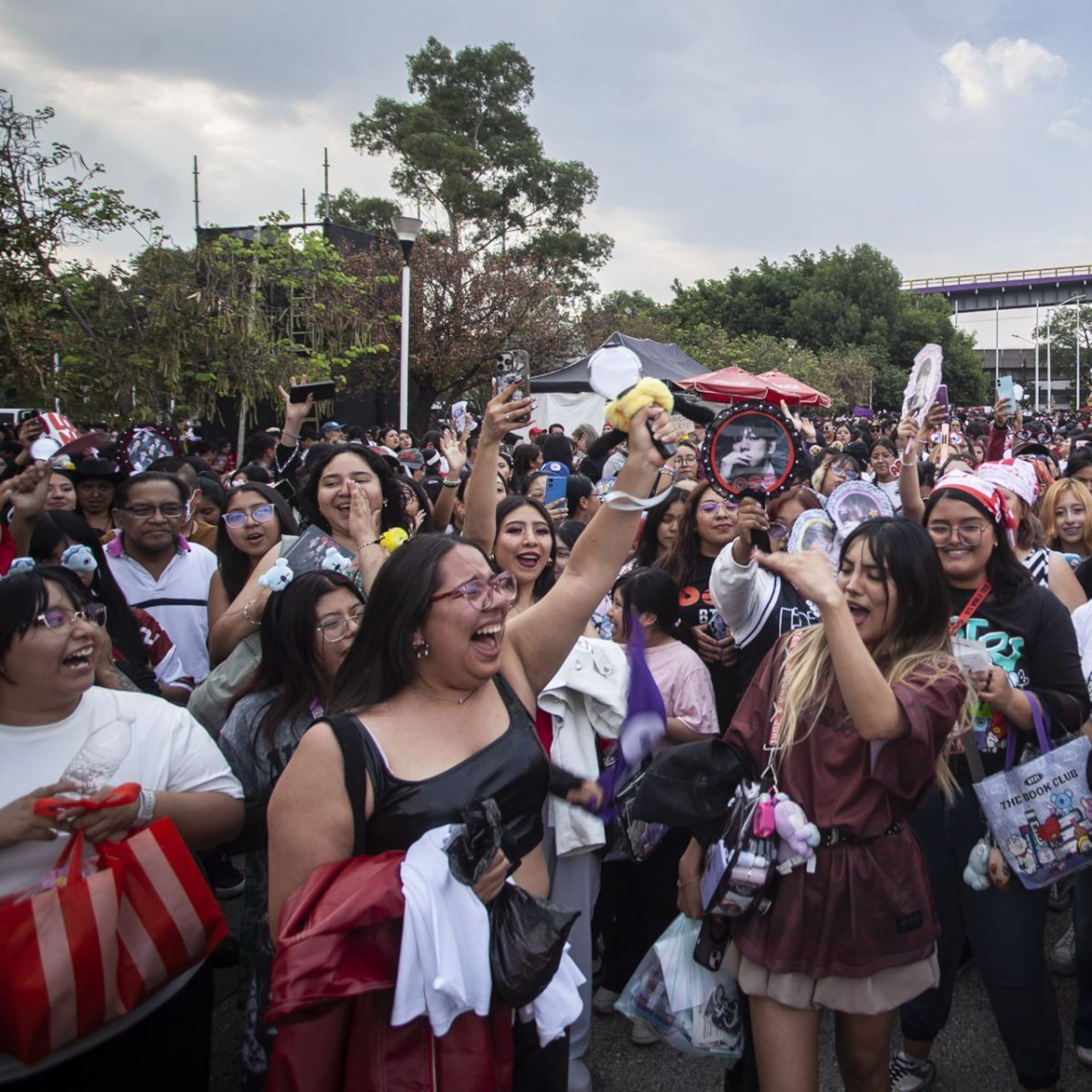 Fans de BTS colapsan Circuito Interior en el segundo día en el Estadio GNP Seguros