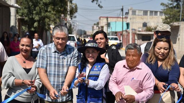 Karla Fiesco y vecinos de San Sebastián Xhala