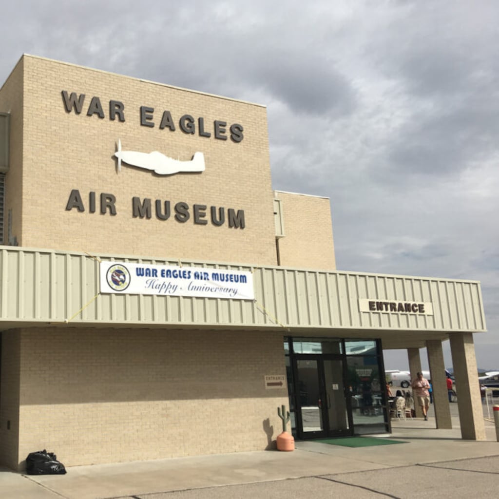 Así es el War Eagles Air Museum, donde se encuentra el avión del Mayo Zambada