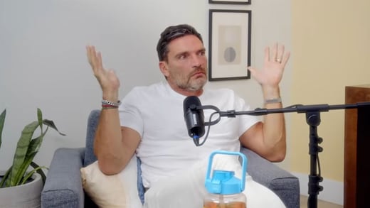 Julián Gil aclara en entrevista de YouTube bajo qué circunstancia pidió prueba de ADN a Marjorie de Sousa por su hijo