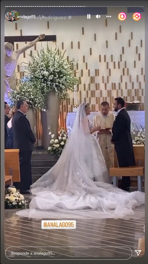 Ana Lago y dando el sí a su esposo Édgar Alejandro Santana