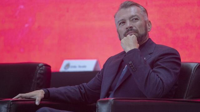 Higuera deja de ser directivo de Chivas