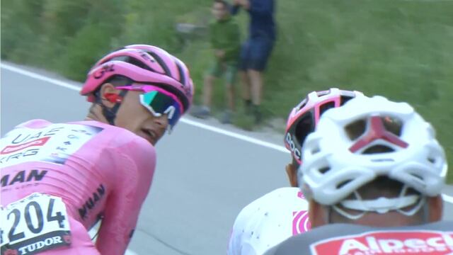 La polémica acción entre Isaac del Toro y Richard Carapaz en pleno Giro de Italia 2025.