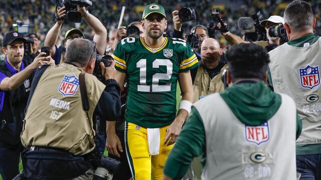 Rodgers terminó la noche con 286 yardas y 3 pases de TD