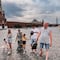 Sin Gabriel Soto, Irina Baeva se reencuentra con su familia en Rusia después de 3 años
