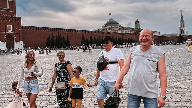 Irina Baeva se reencuentra con su familia