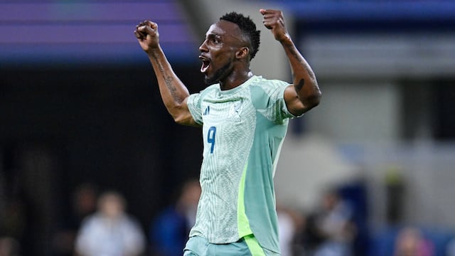 Julián Quiñones con la Selección Mexicana