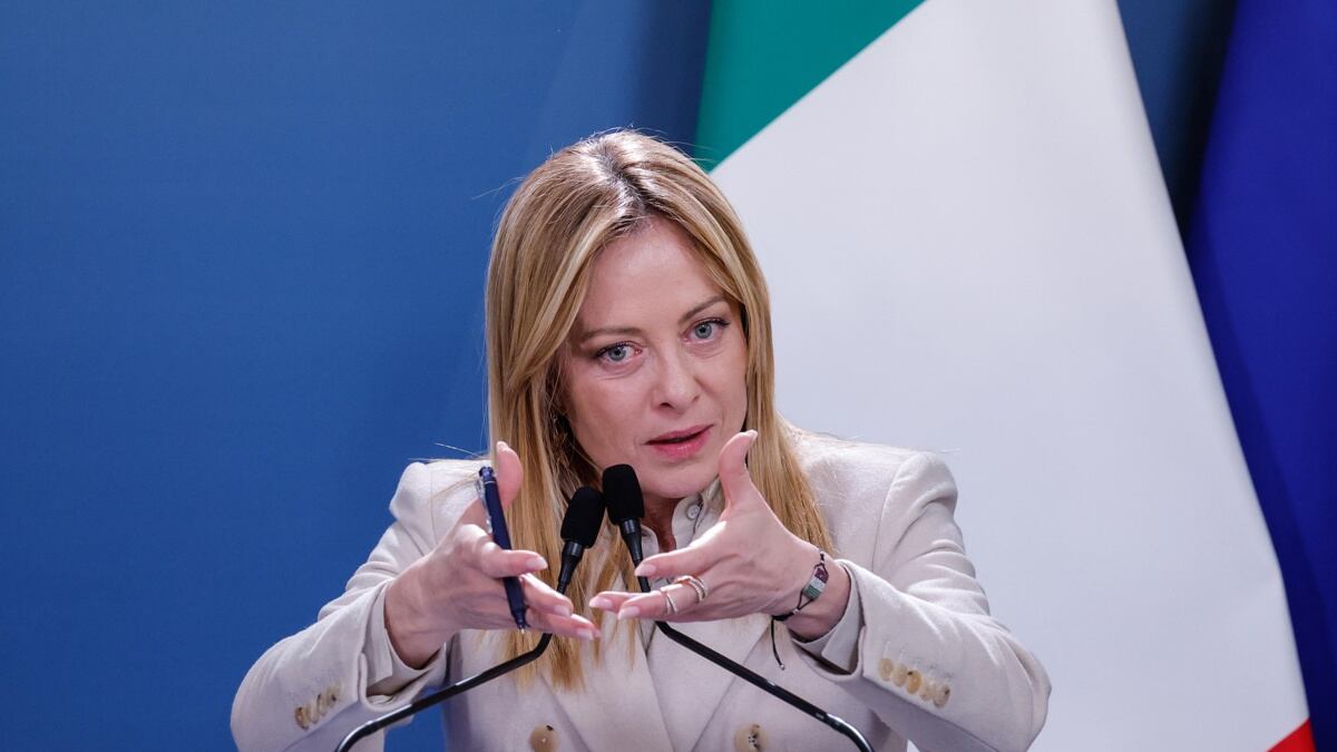 Giorgia Meloni refuerza la seguridad fronteriza tras ingreso masivo de migrantes desde Ceuta