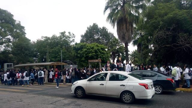 ¿Qué pasó en la UAEM en Cuernavaca? Reportan nueva amenaza de bomba desalojan a más de 2 mil personas