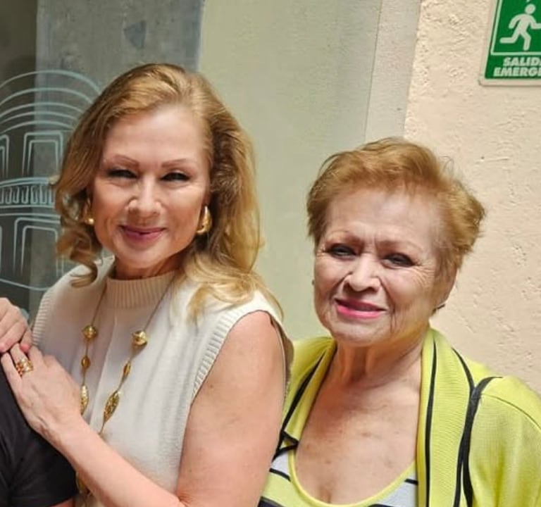 Leticia Calderón y su mamá, Carmen León