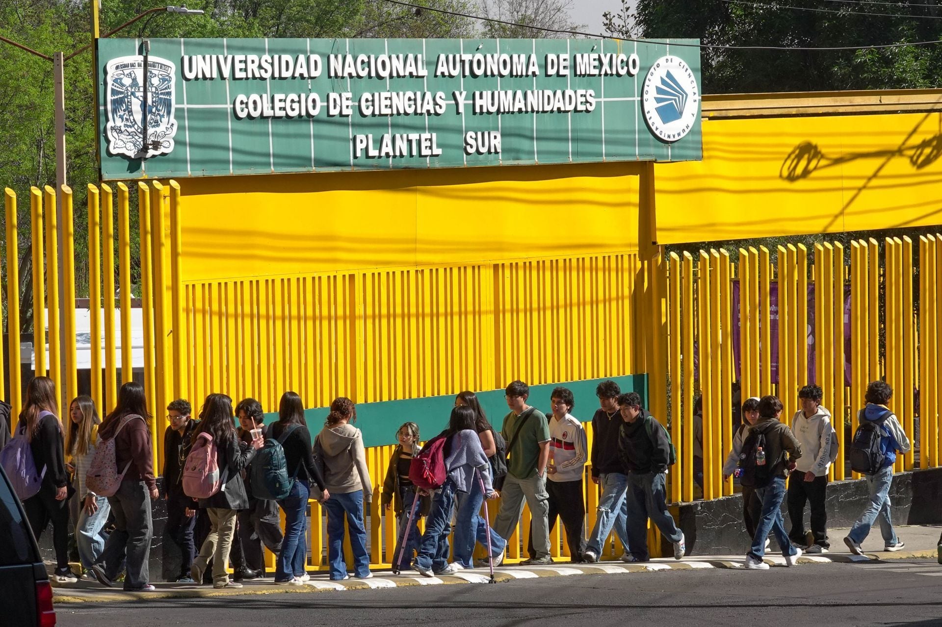 CCH Sur suspende actividades tras problemas en sus torniquetes