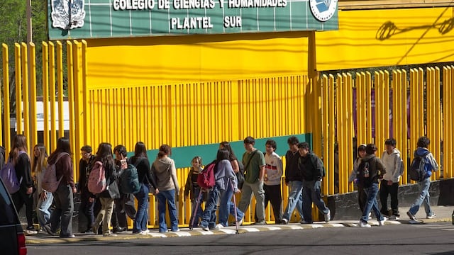 CCH Sur suspende actividades tras problemas en sus torniquetes