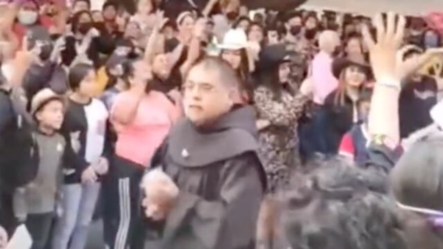 Lanzan bolillos en la Feria del Pan Acámbaro 2022