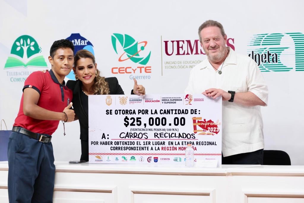 Evelyn Salgado premia a ganadores de Emprende Edu 2023
