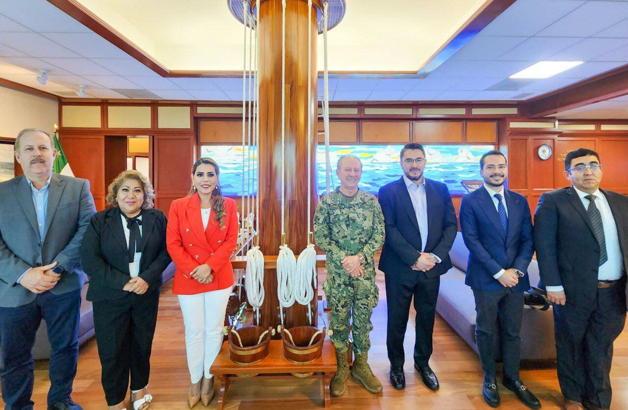 SEMAR se suma a trabajos de limpieza y desazolve de la Laguna de Tuxpan de Iguala, Guerrero