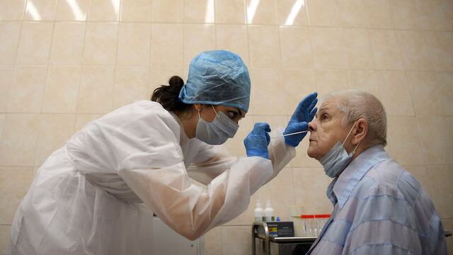 Atención a paciente de Covid-19