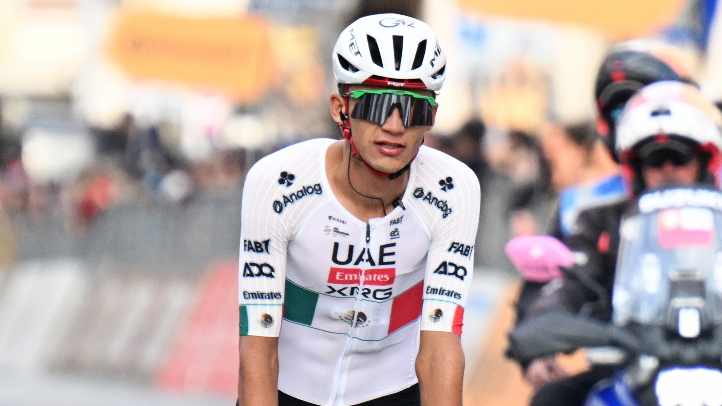 Isaac del Toro vence en la Etapa 7 y se roba los reflectores en el Tour Auvergne-Rhône-Alpes