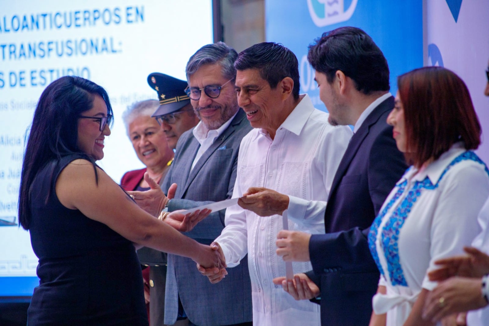 El gobierno de Oaxaca reafirma su compromiso por ofrecer atención de salud a toda la población