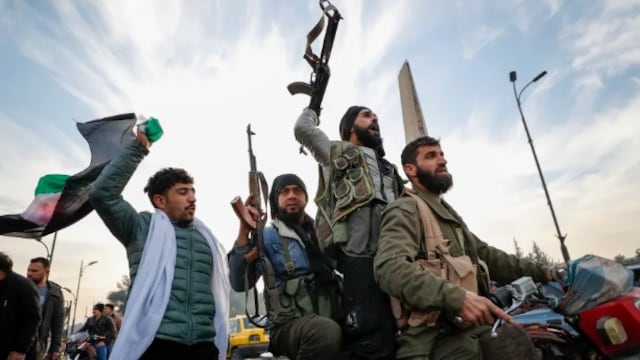 Los festejos en Siria por la caída del gobierno de Bashar Al-Assad tras 24 años en el poder