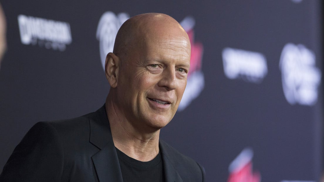 Demencia de Bruce Willis no fue detectada a tiempo porque el actor es tartamudo desde niño