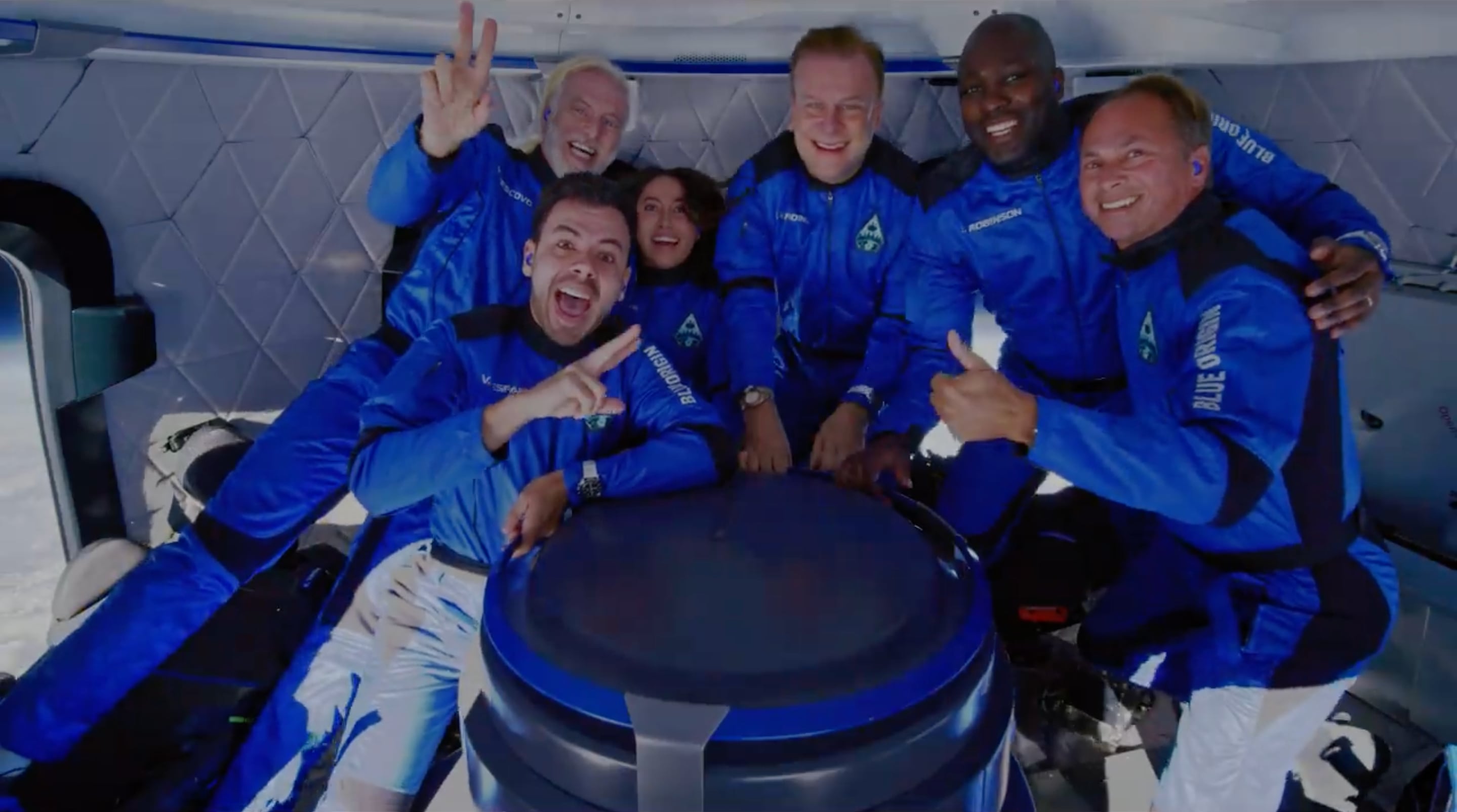 Katya Echazarreta, Victor Correa, Hamish Harding, Jaison Robinson, Victor Vescovo y Evan Dick