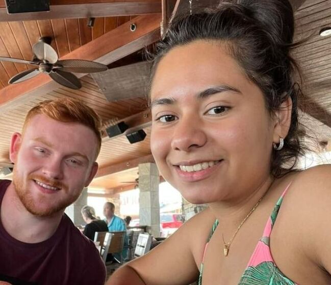 Angie Díaz y su esposo Jared Dicus