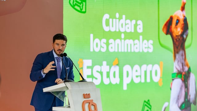 Samuel Garcia y Mariana Rodríguez entregaron primera etapa del CEAA Guadalupe