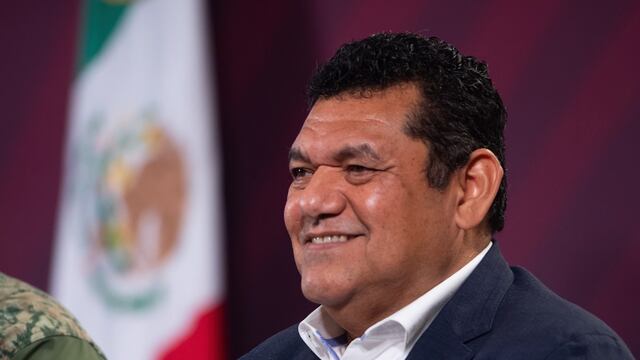 Javier May renuncia a Fonatur