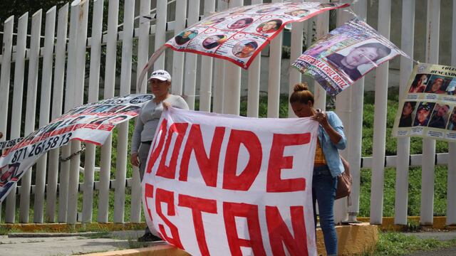 Madres bucadoras realizan plantón en Fiscalía de Querétaro