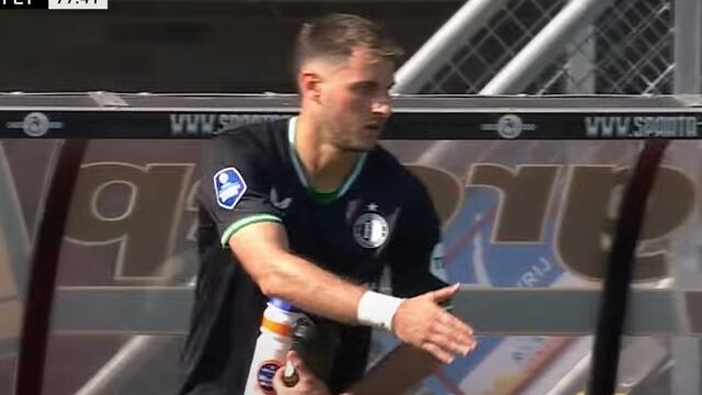 Santiago Giménez en el Sparta vs Feyenoord de la Eredivisie