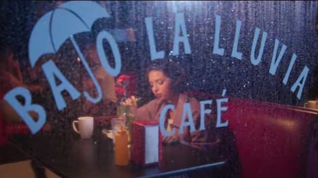 Ángela Aguilar y Steve Aoki lanzan nueva versión de La gata bajo la lluvia